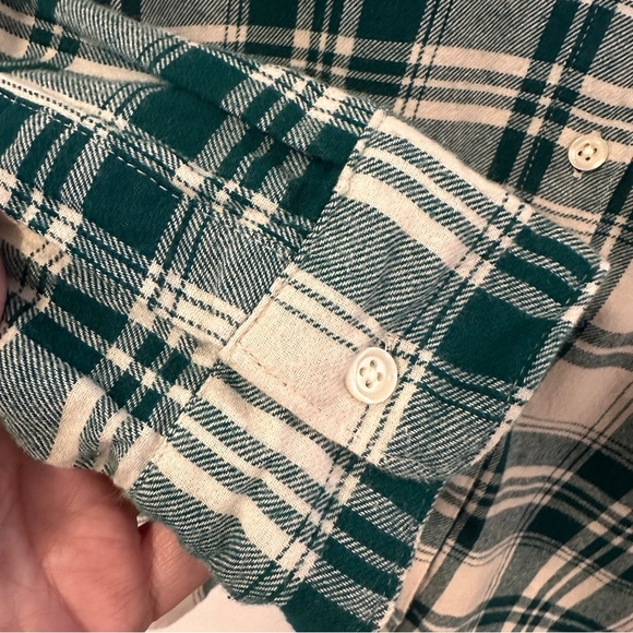 Old Navy The Boyfriend Shirt Womens Size L Green White Plaid Flannel Cozy Layer - Picture 5 of 10
